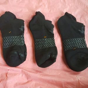 3 pairs bombas ankle socks size large-NWOT